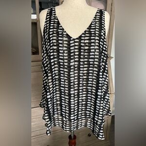 V-neck Double Layer Hem Swing Top in Black/White/Taupe Brush stroke- 20W